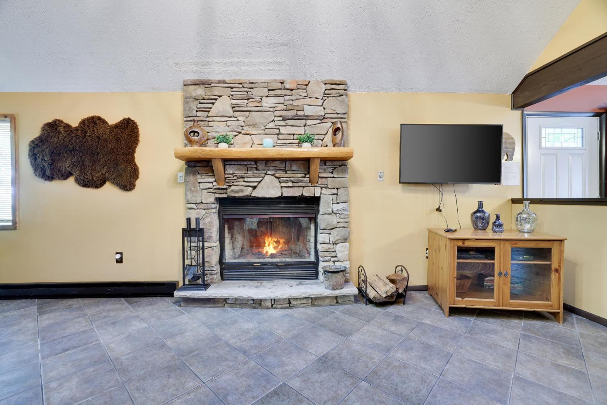 Chalet Renovated Near Casino, Camelback , Kalahari 4Bdrms Firepit Hot Tub Game Room Tobyhanna Eksteriør bilde