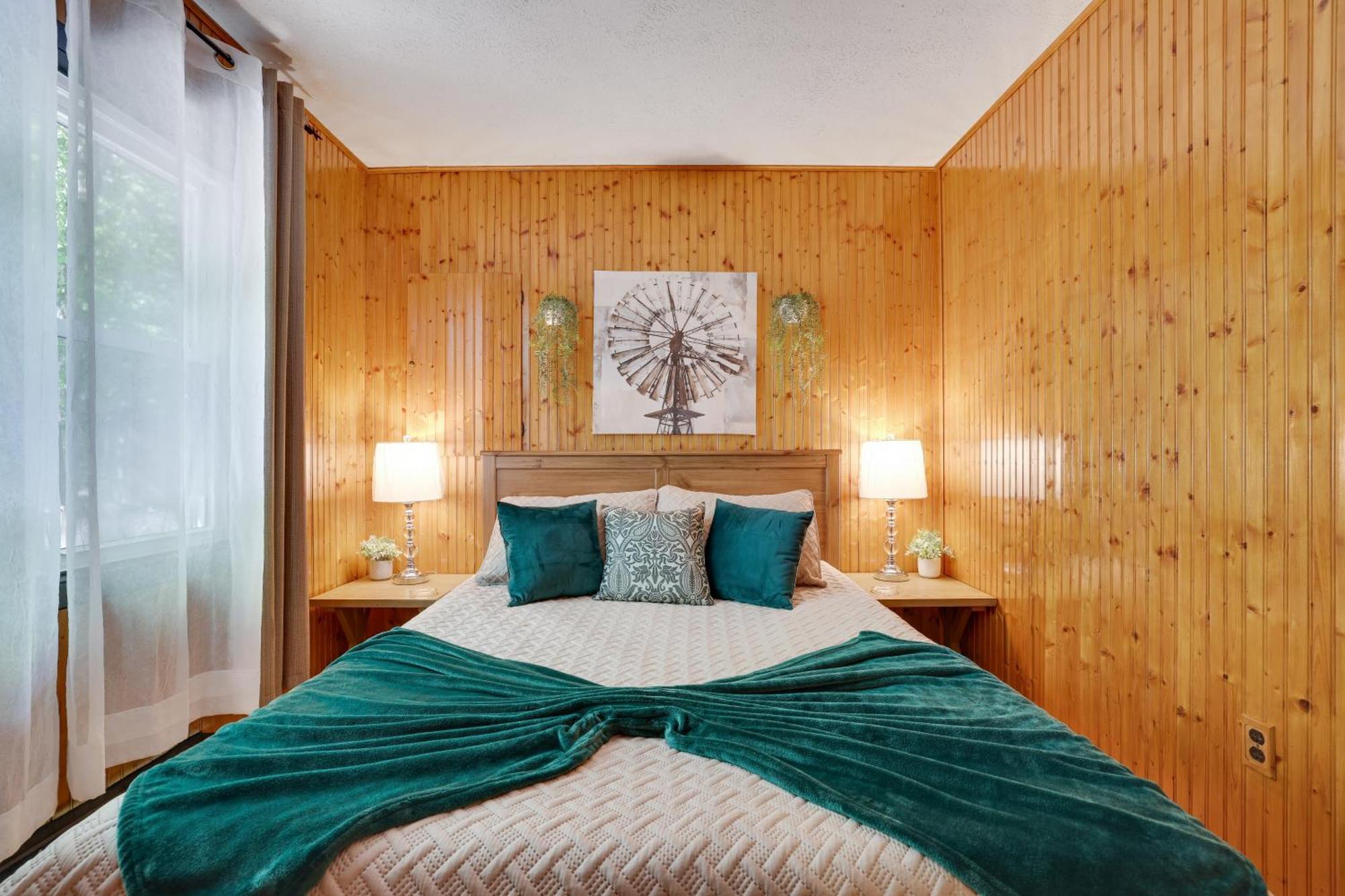 Chalet Renovated Near Casino, Camelback , Kalahari 4Bdrms Firepit Hot Tub Game Room Tobyhanna Eksteriør bilde