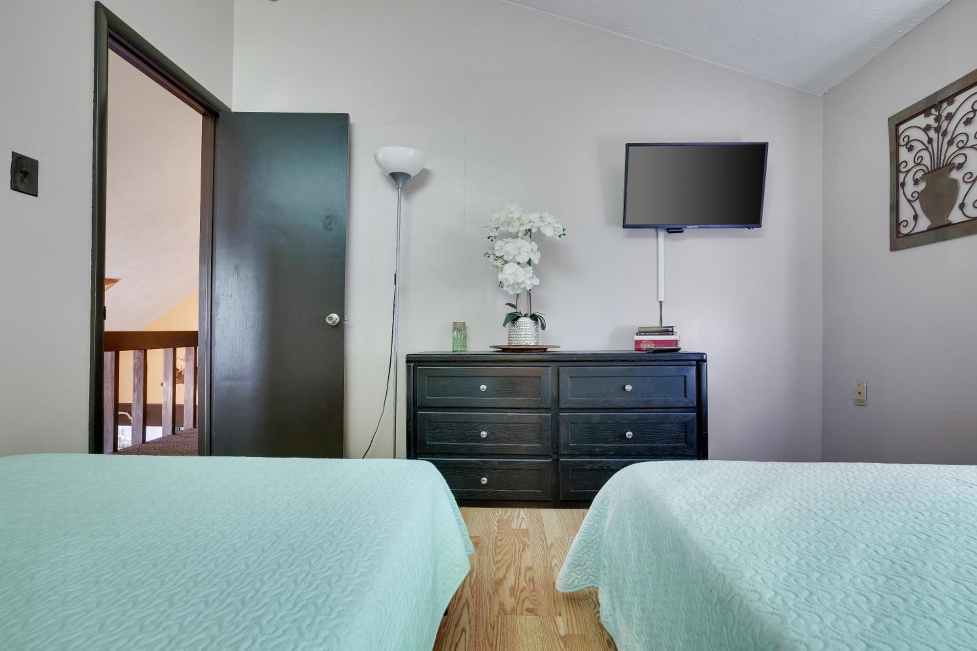 Chalet Renovated Near Casino, Camelback , Kalahari 4Bdrms Firepit Hot Tub Game Room Tobyhanna Eksteriør bilde