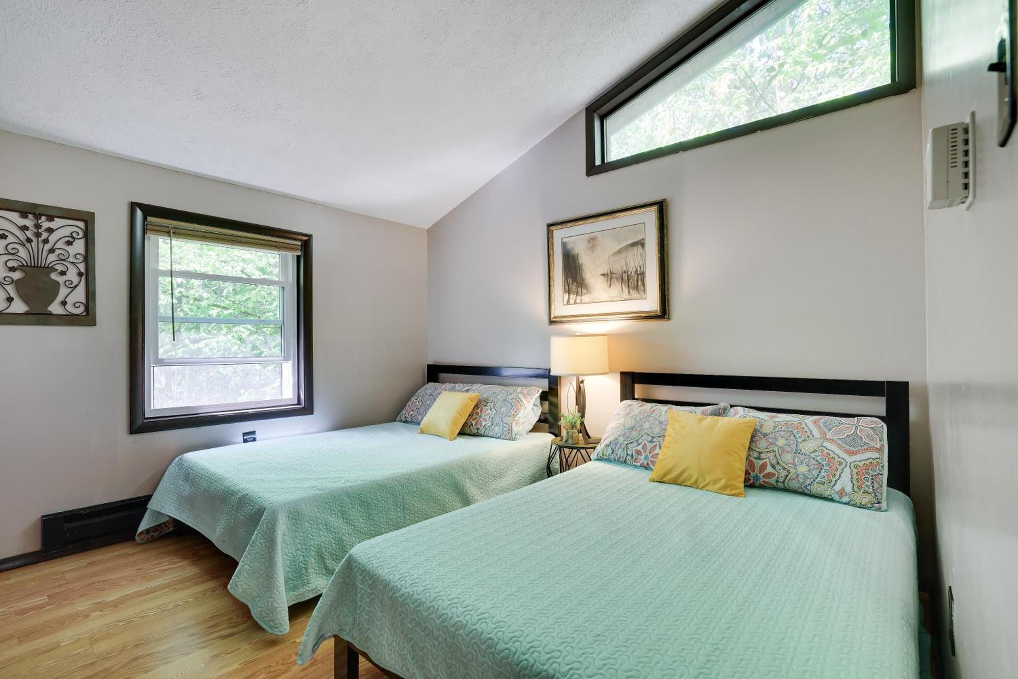 Chalet Renovated Near Casino, Camelback , Kalahari 4Bdrms Firepit Hot Tub Game Room Tobyhanna Eksteriør bilde