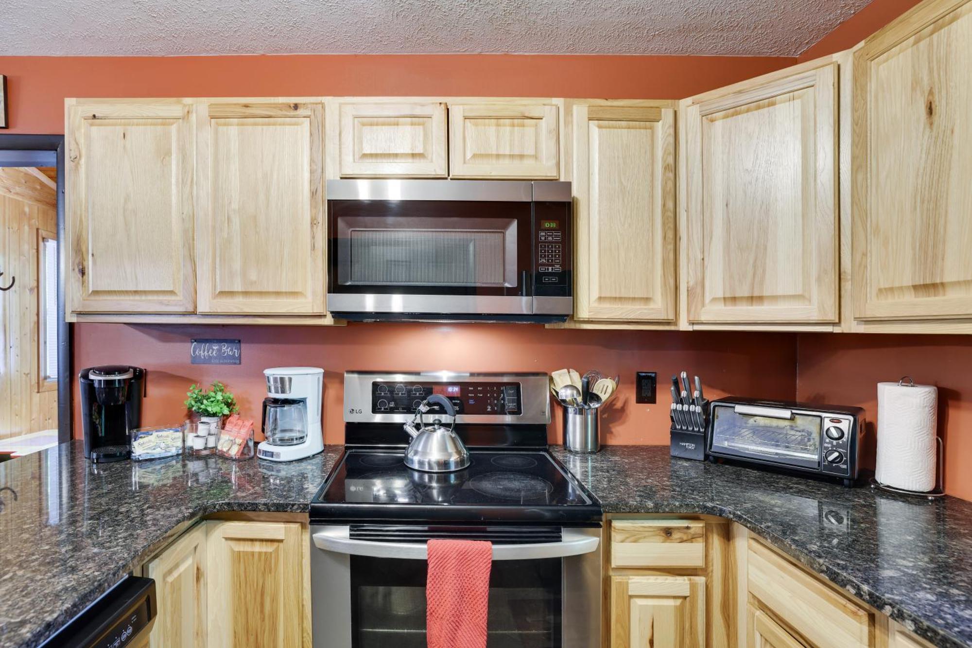 Chalet Renovated Near Casino, Camelback , Kalahari 4Bdrms Firepit Hot Tub Game Room Tobyhanna Eksteriør bilde