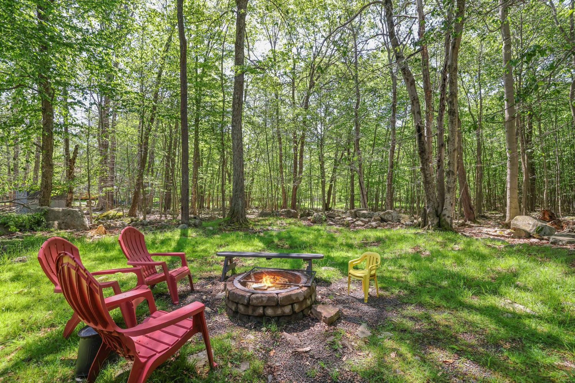 Chalet Renovated Near Casino, Camelback , Kalahari 4Bdrms Firepit Hot Tub Game Room Tobyhanna Eksteriør bilde