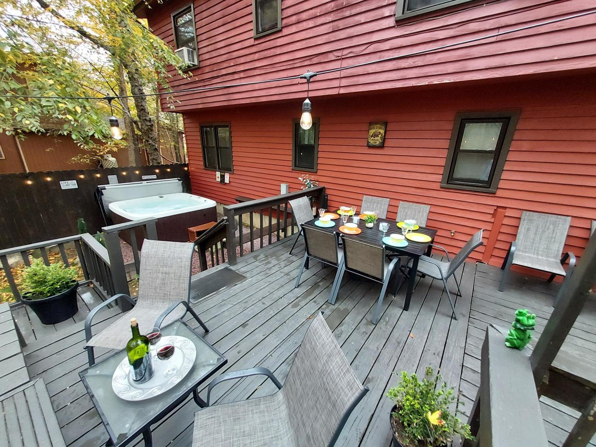 Chalet Renovated Near Casino, Camelback , Kalahari 4Bdrms Firepit Hot Tub Game Room Tobyhanna Eksteriør bilde