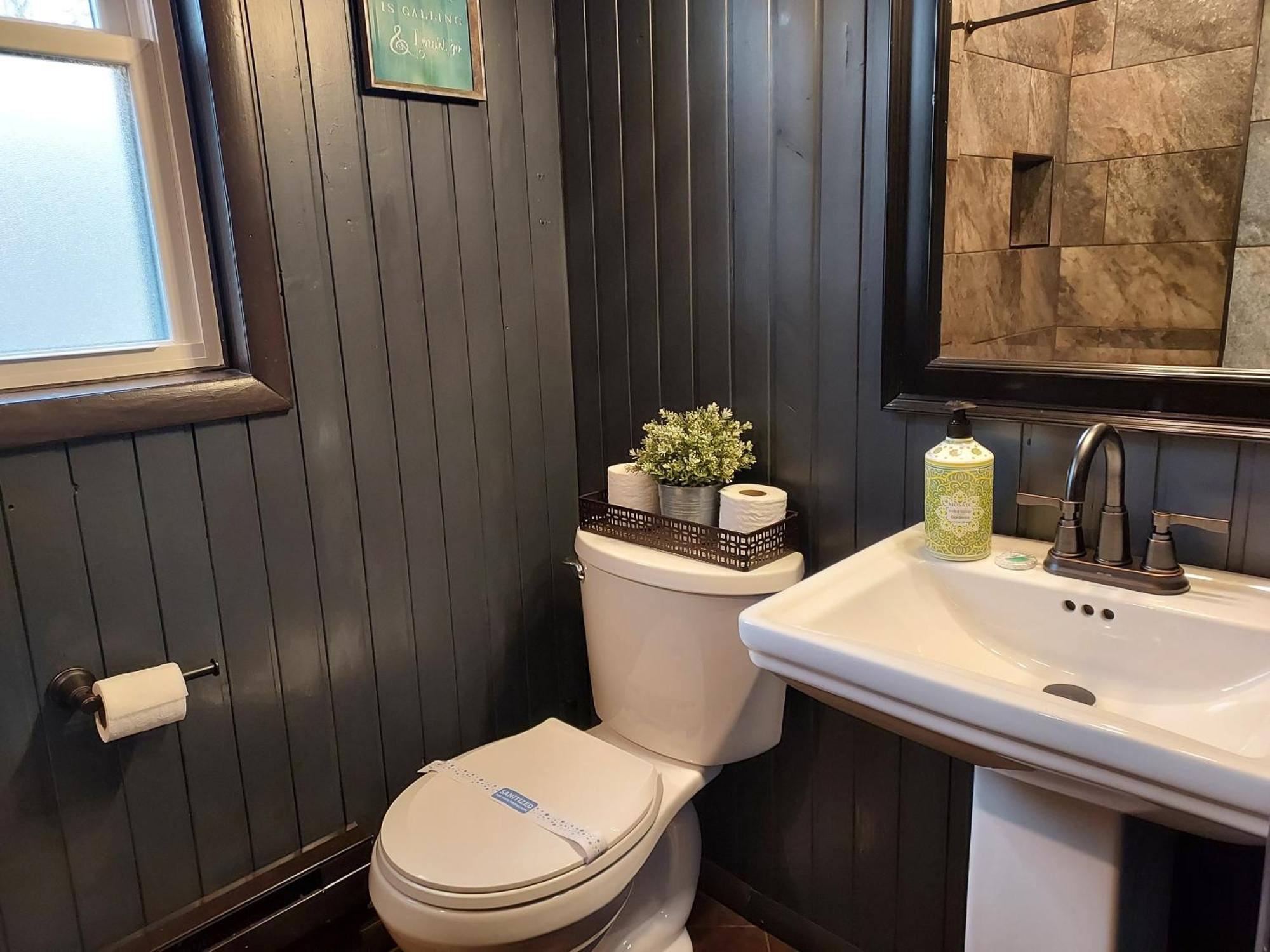 Chalet Renovated Near Casino, Camelback , Kalahari 4Bdrms Firepit Hot Tub Game Room Tobyhanna Eksteriør bilde
